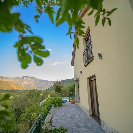 Schumann Willa Mostar